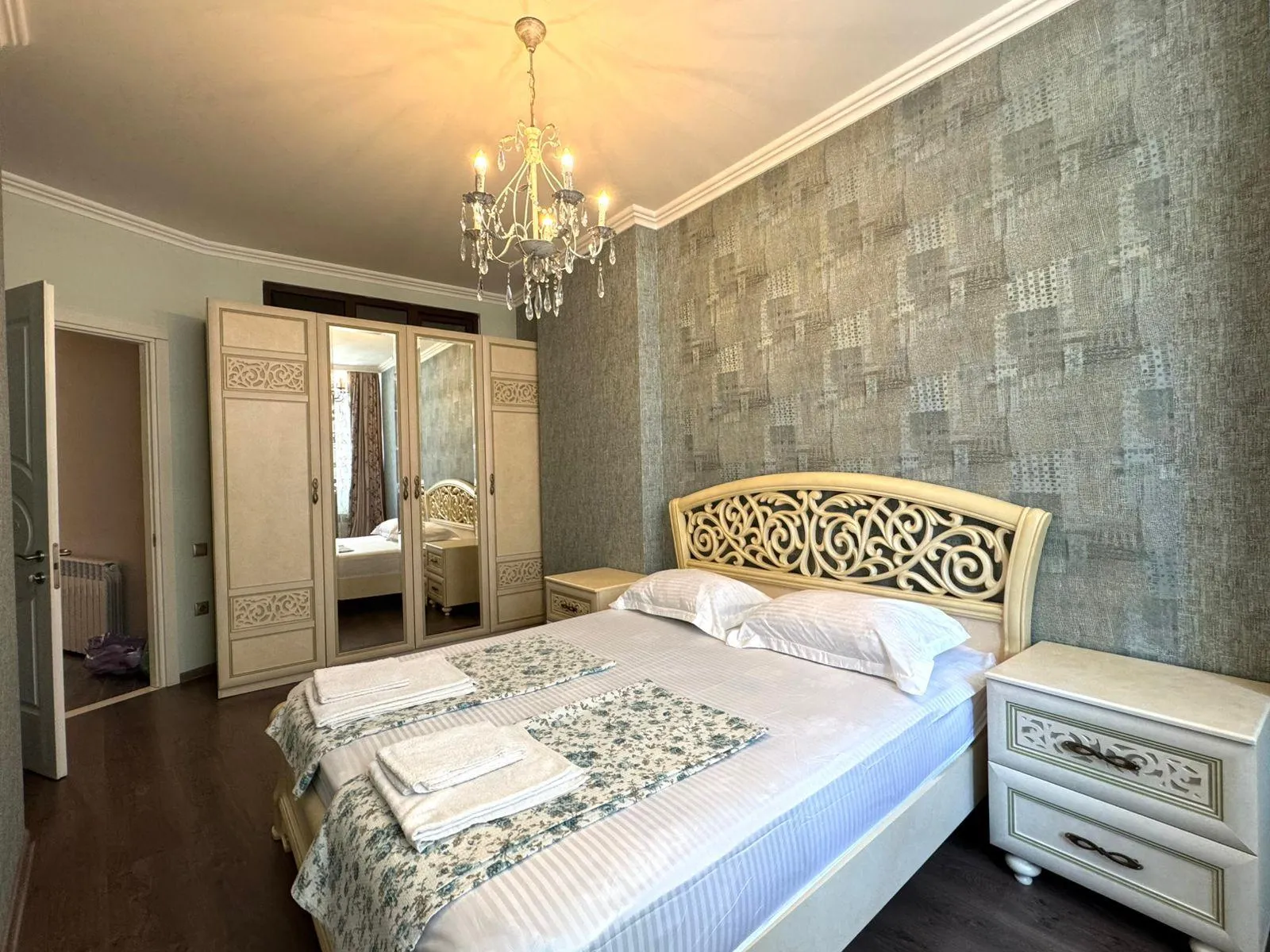 Apartment, 4-room, 160 m², Zurab Gorgiladze St, 98