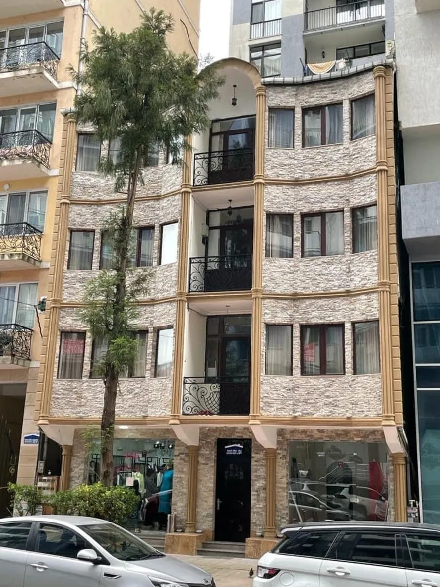 Apartment, 300 m²