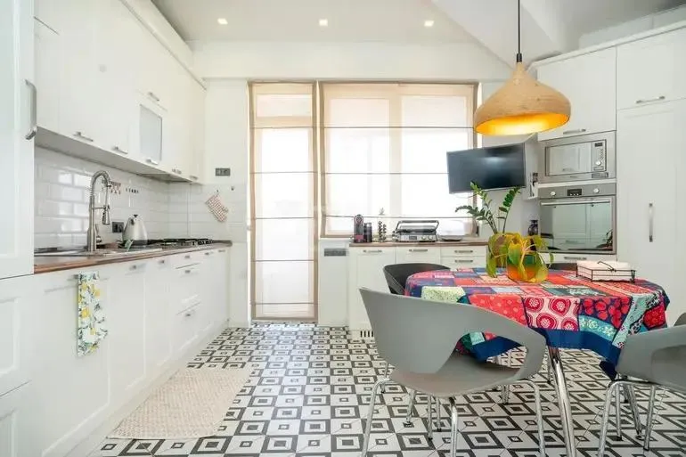 Квартира, 4-комн., 142 м², Bidzina Kvernadze St, 35