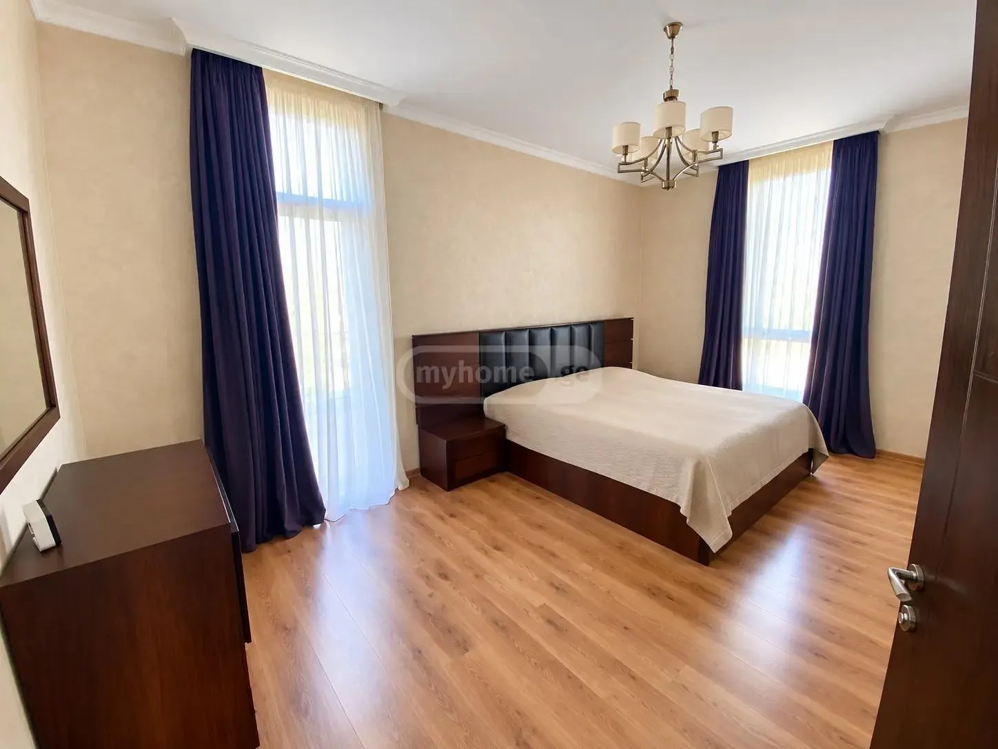 House, 5-room, 246 m²