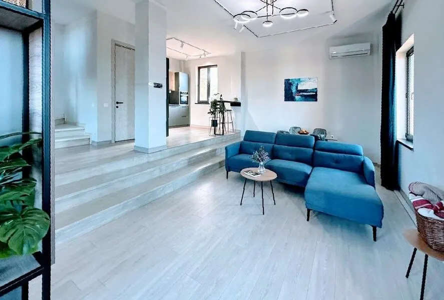 Вилла, 5-комн., 240 м²