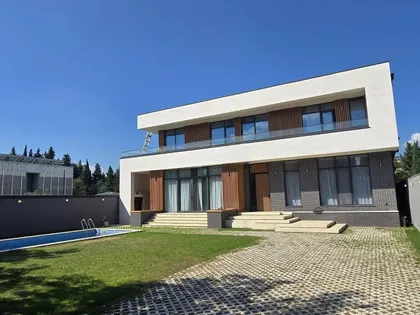 House, 10-room, 600 m²