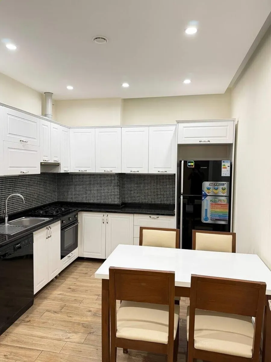 Квартира, 4-комн., 217 м²