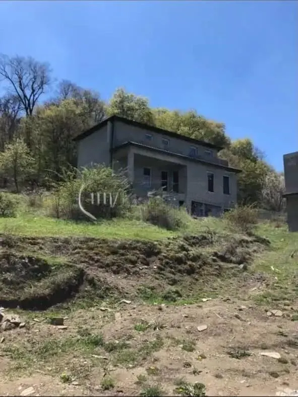 Дом, 6-комн., 300 м²