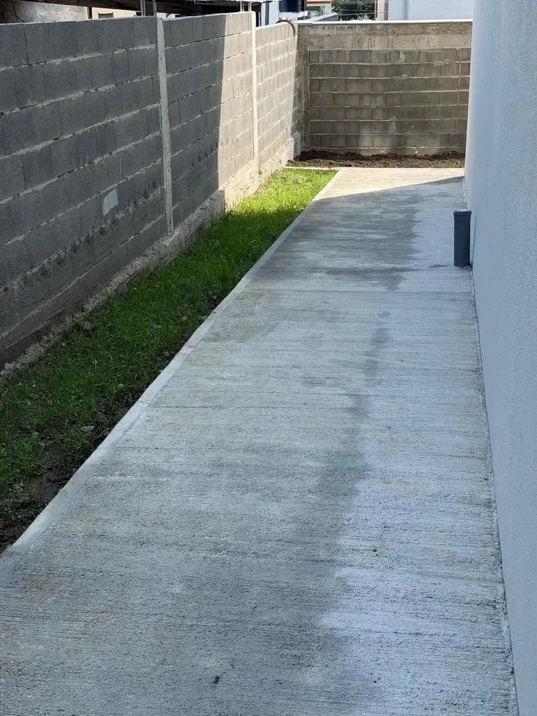 House, 5-room, 200 m²