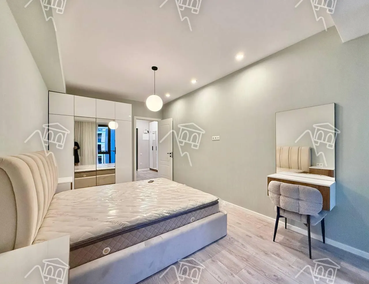 Квартира, 2-комн., 69 м²