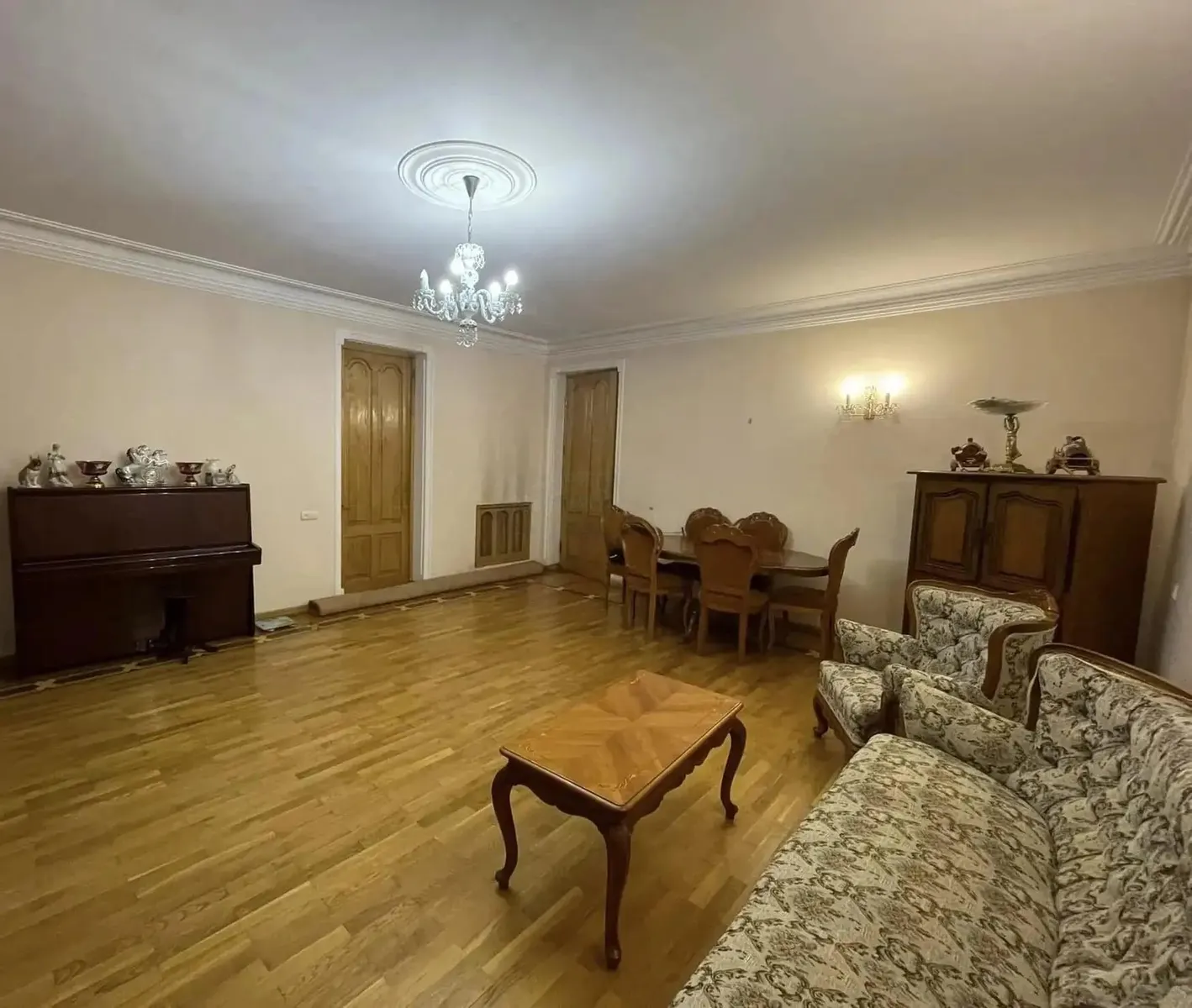 Дом, 8-комн., 338.74 м²