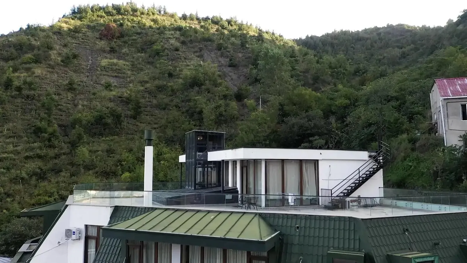 Дом, 10-комн., 1746 м²