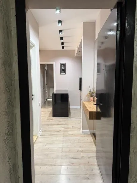 ბინა, 3-ოთახიანი, 60 მ², Asmati St, 8a