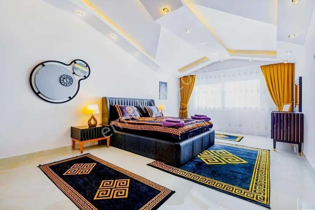 Apartment, 4-room, 200 m²