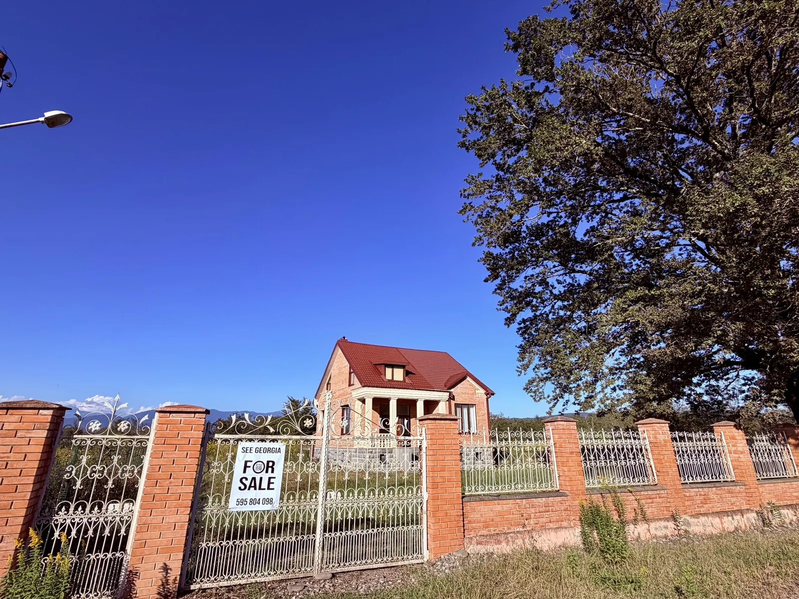 House, 6-room, 372 m²