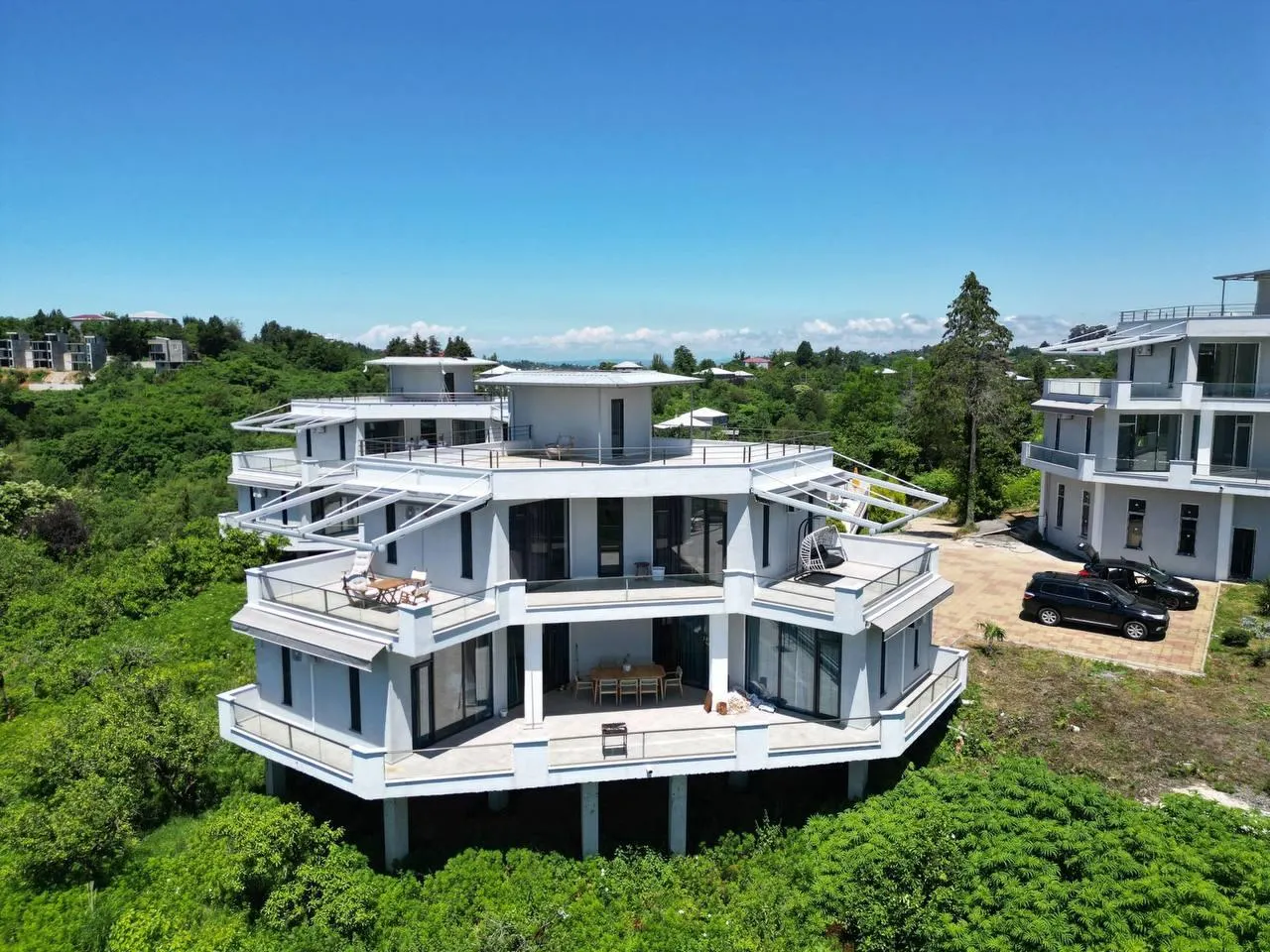 House, 5-room, 415 m²