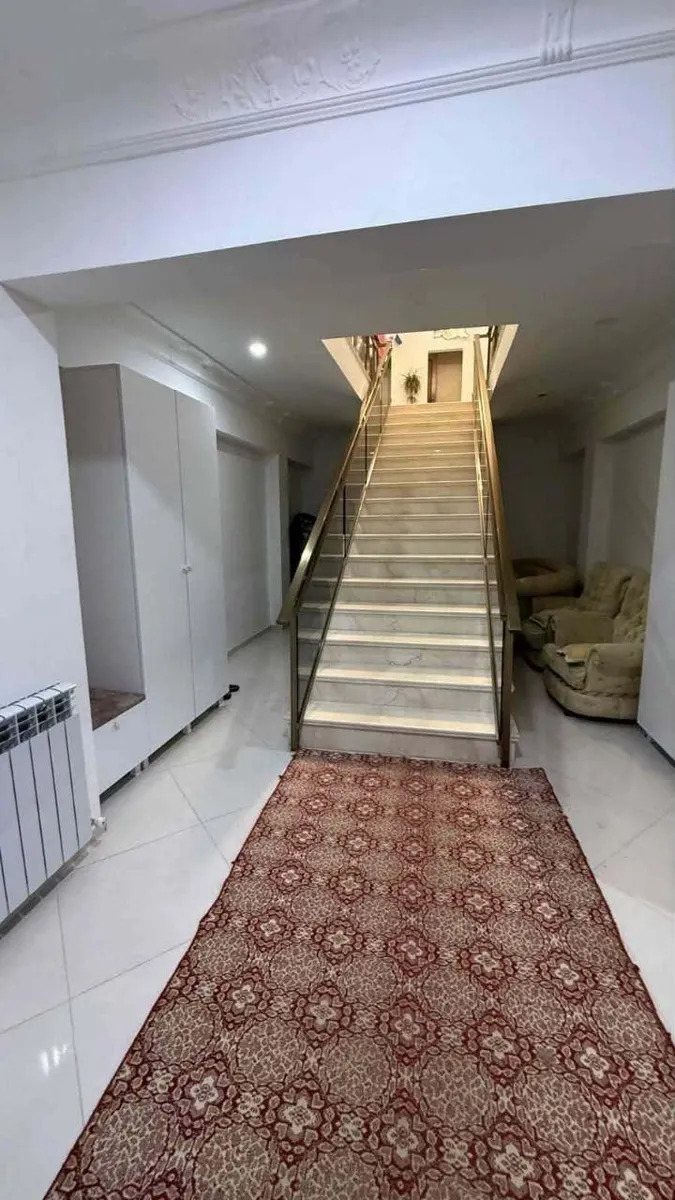 Квартира, 5-комн., 200 м²