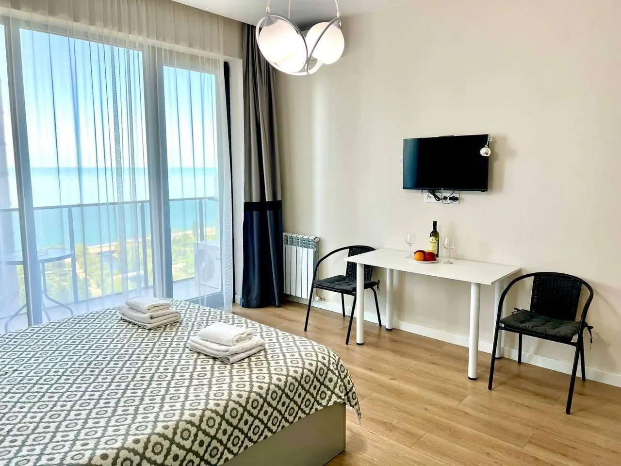 Apartment, 3-room, 78 m², Steps
