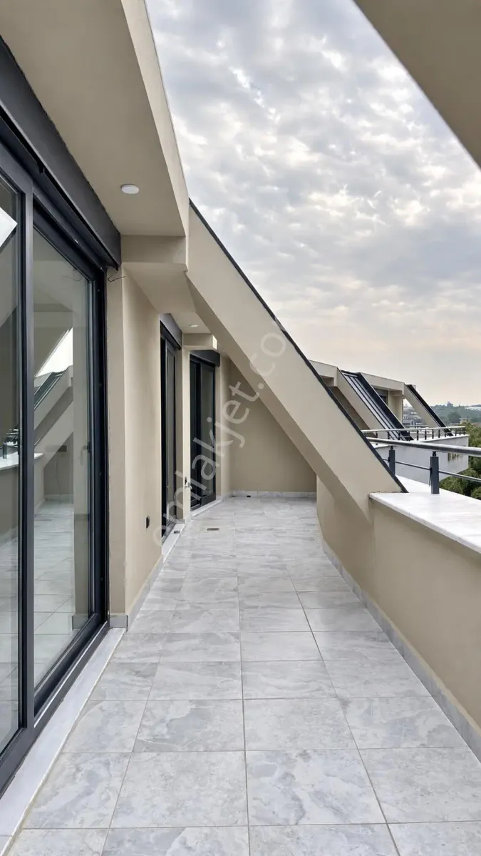 Apartment, 4-room, 145 m²