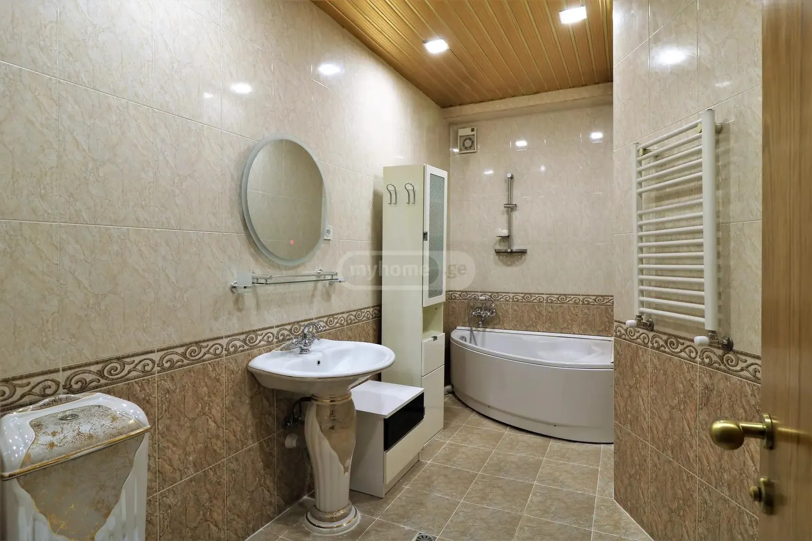 Квартира, 2-комн., 85 м²