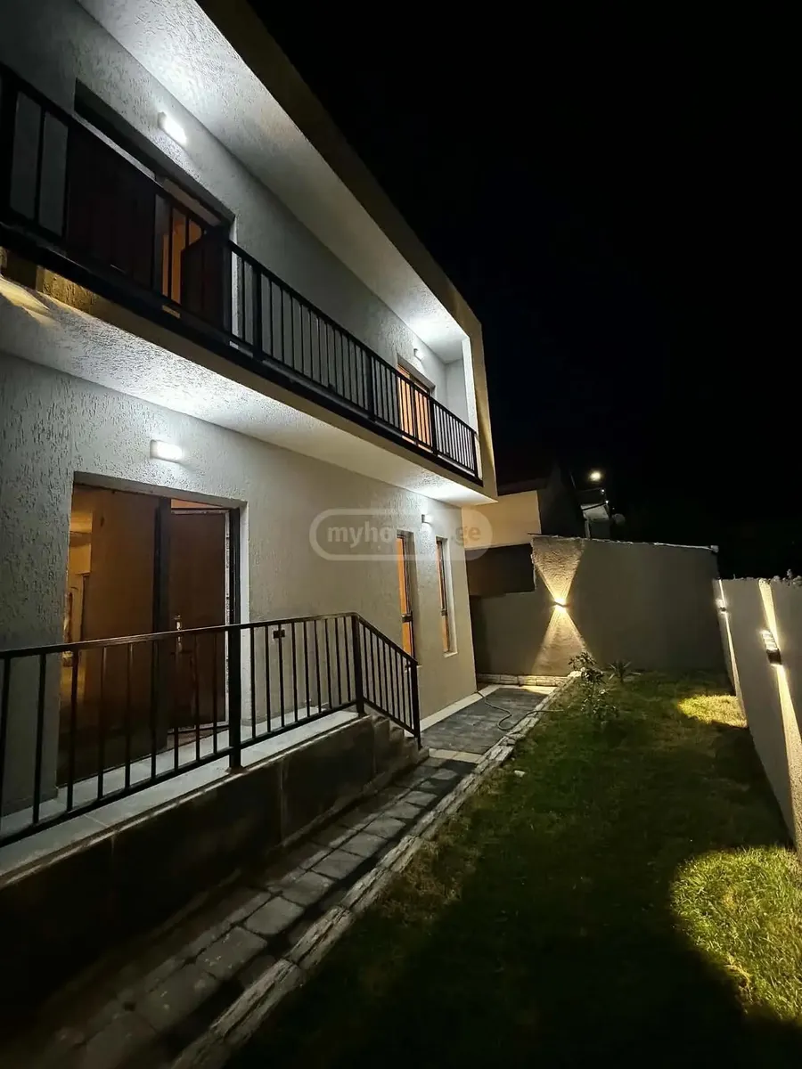 Дом, 7-комн., 220 м²