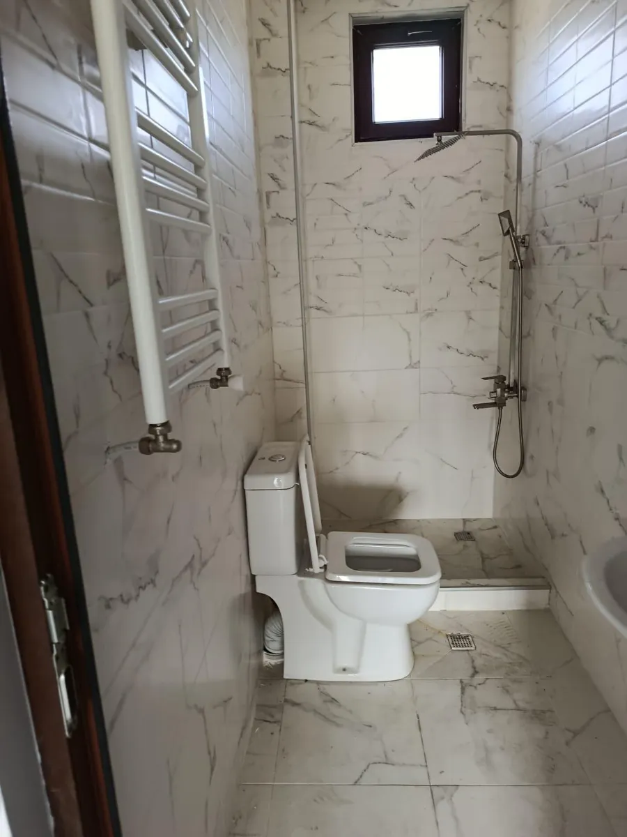 House, 5-room, 194.08 m²