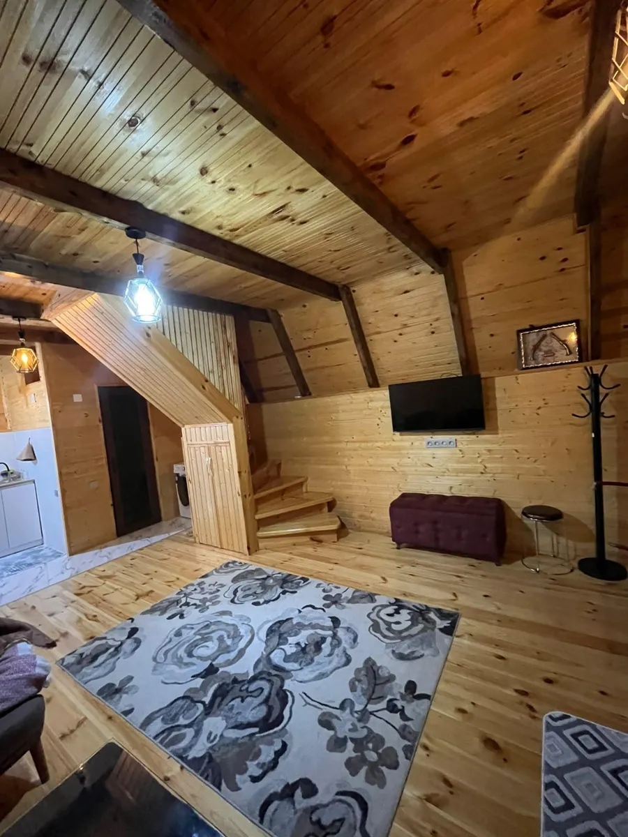 House, 3-room, 90 m²