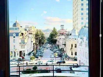 Квартира, 3-комн., 115 м²