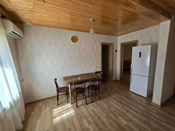 House, 4-room, 90 m²