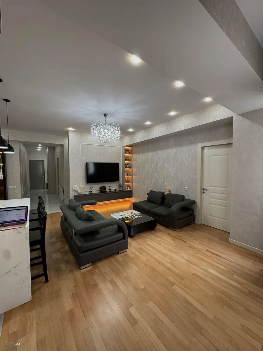 Квартира, 3-комн., 100 м²