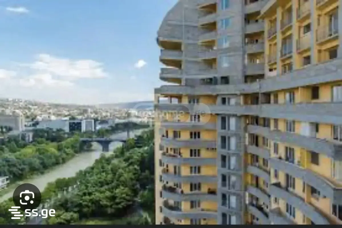Apartment, 5-room, 180 m²
