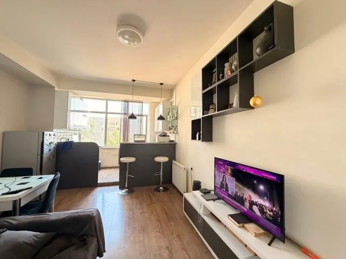 Квартира, 3-комн., 76 м²