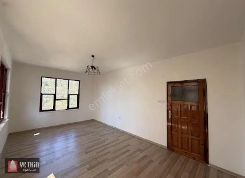 Квартира, 3-комн., 120 м²