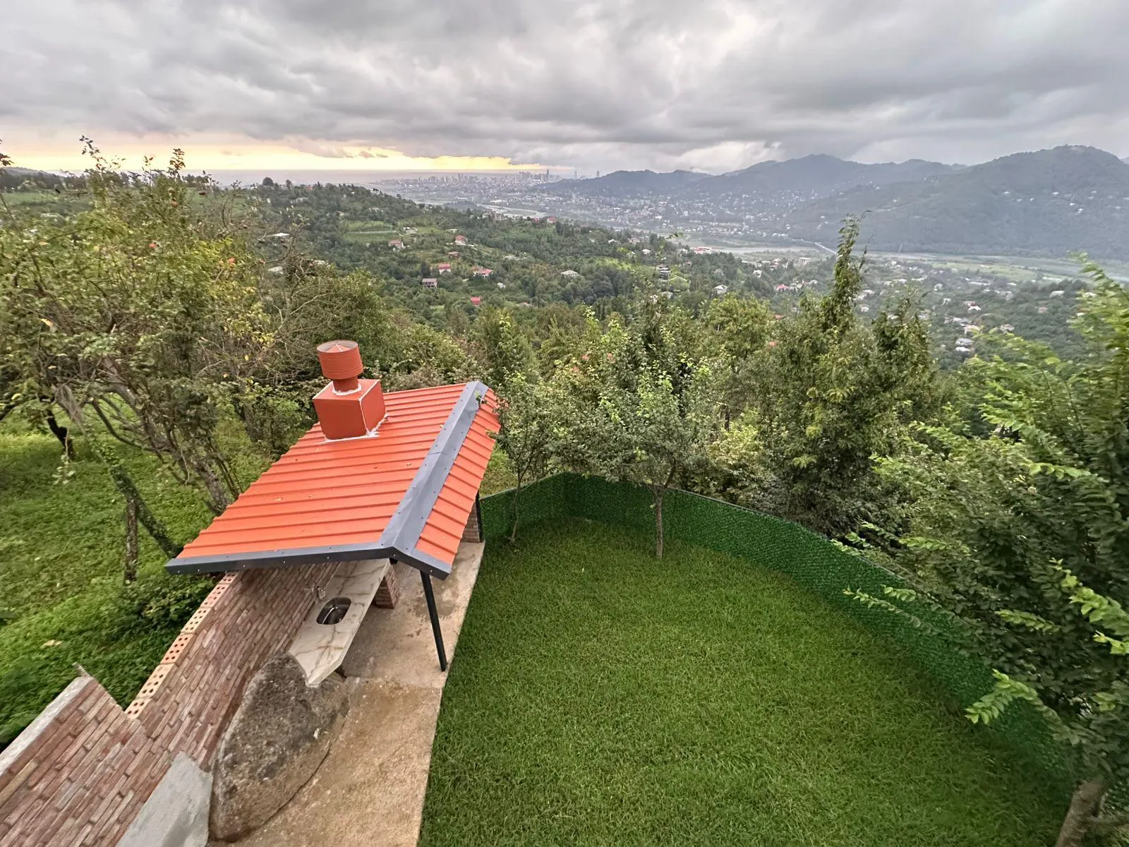 House, 3-room, 80 m²