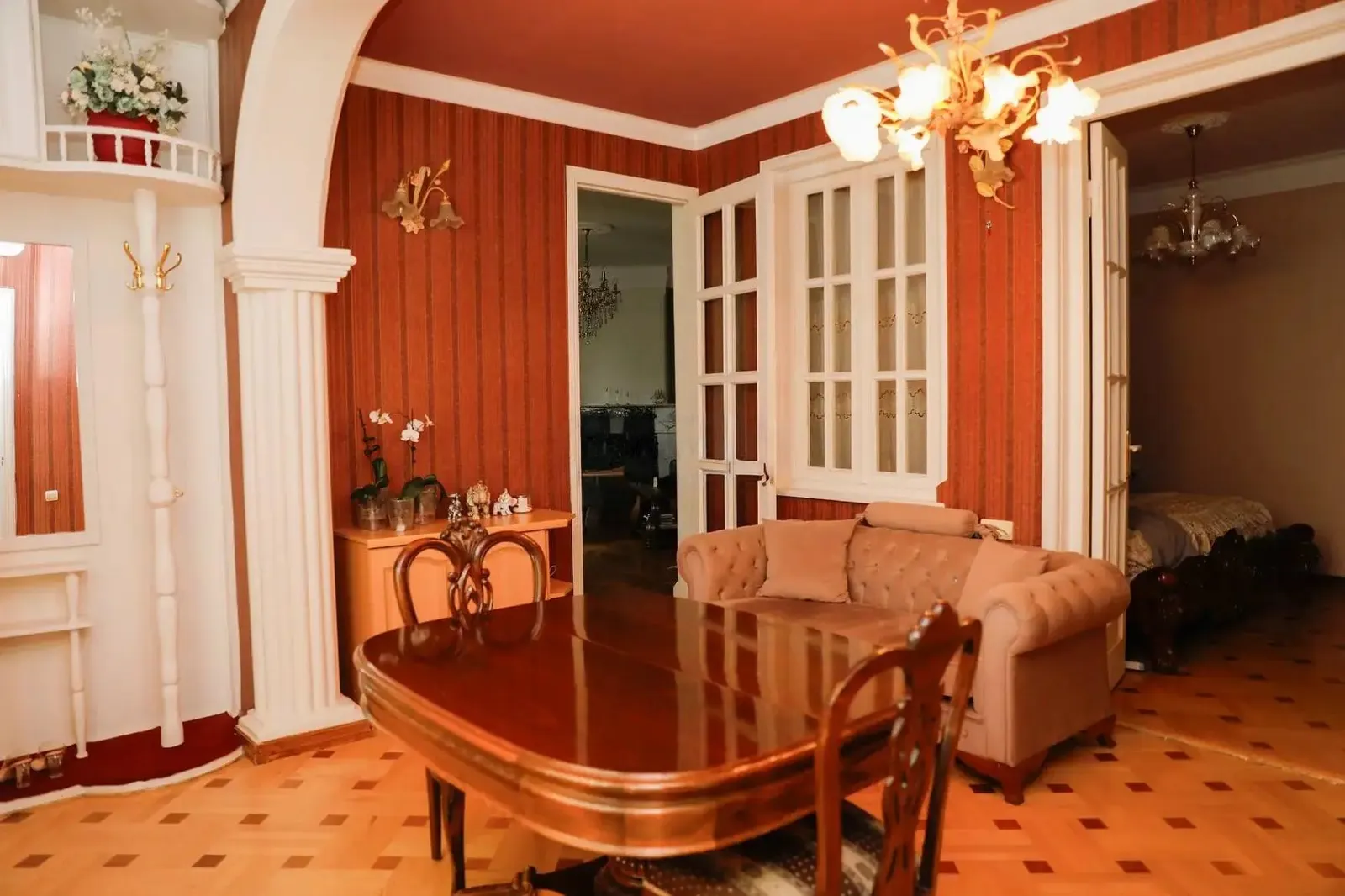 Дом, 5-комн., 257 м²