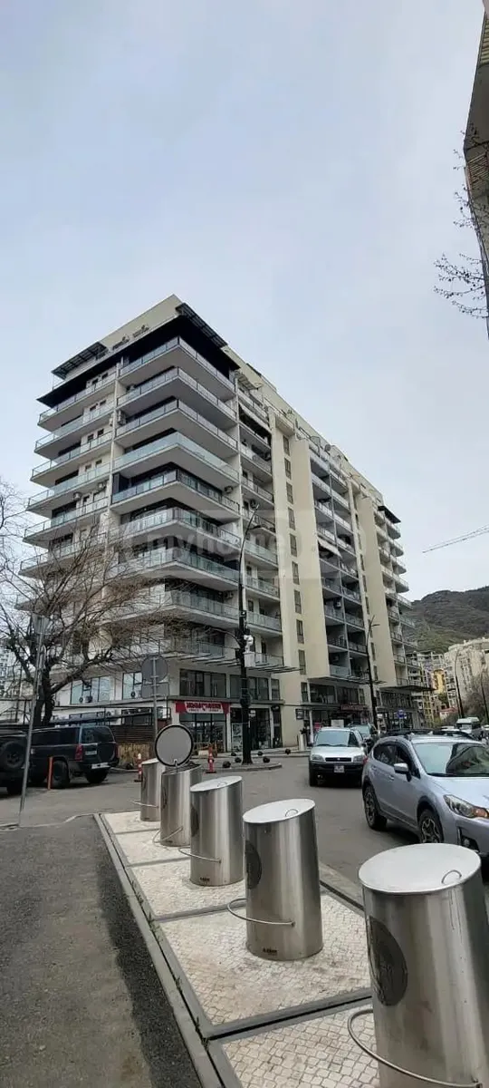 Квартира, 3-комн., 141 м²