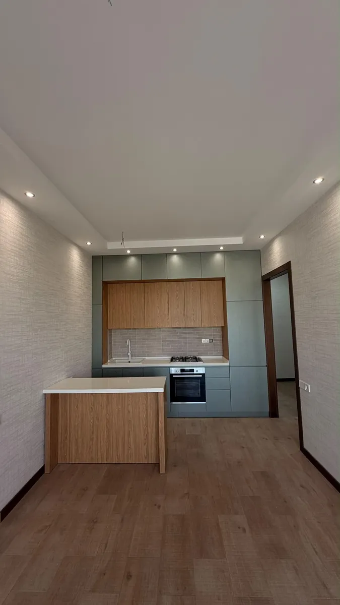 Квартира, 3-комн., 77 м²