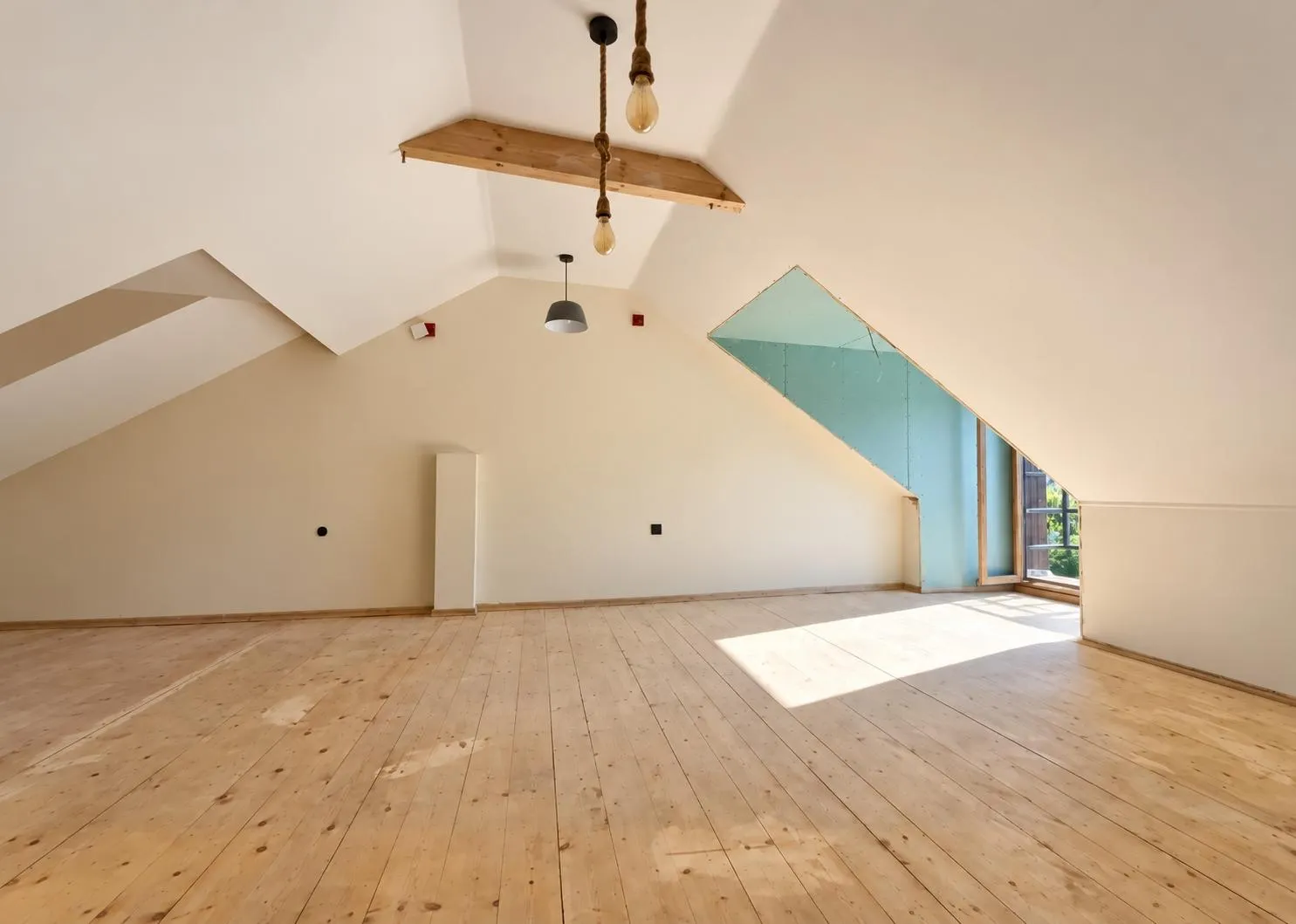Квартира, 3-комн., 98 м²