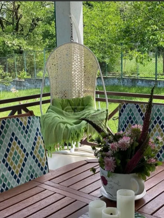 House, 4-room, 200 m²