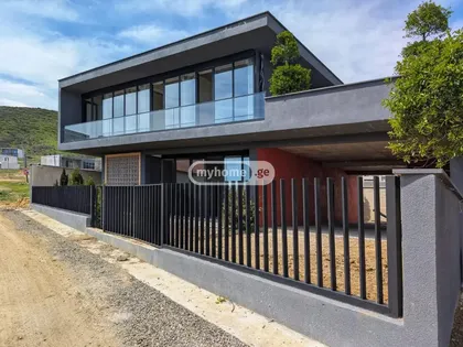 Дом, 5-комн., 290 м²