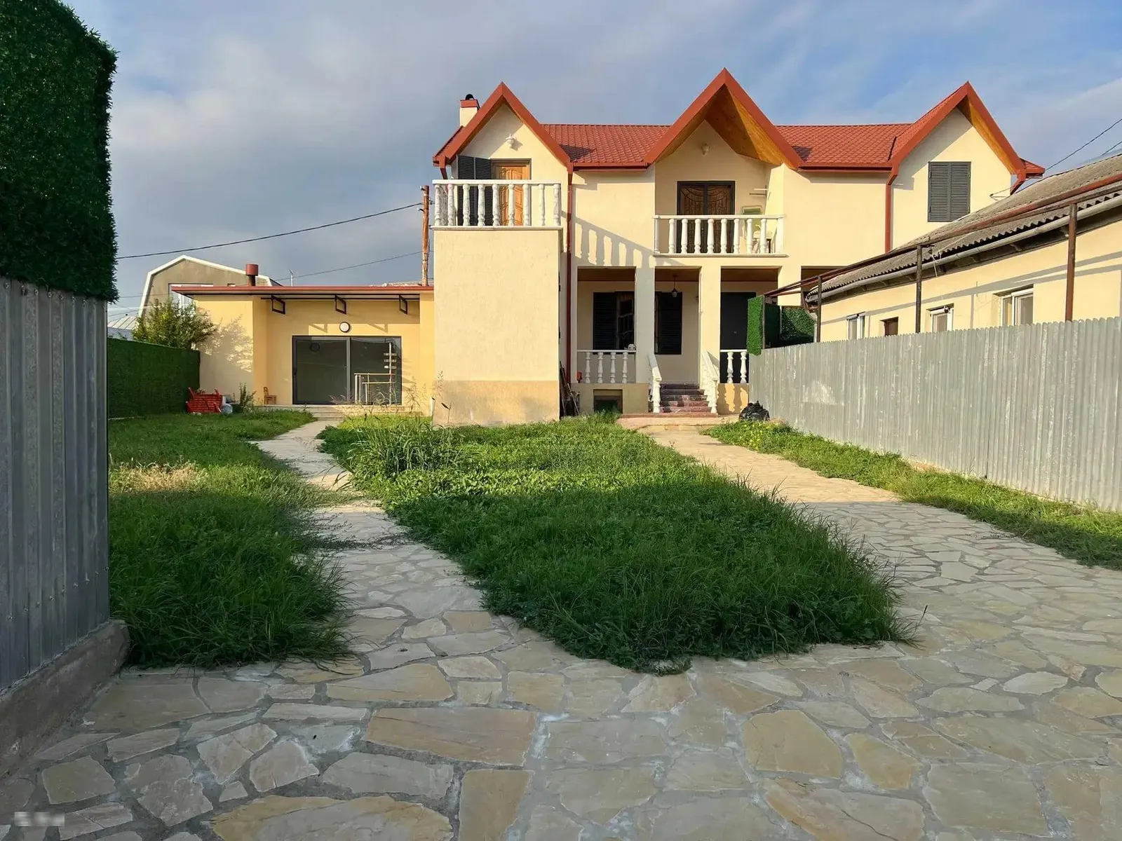 Дом, 6-комн., 550 м²