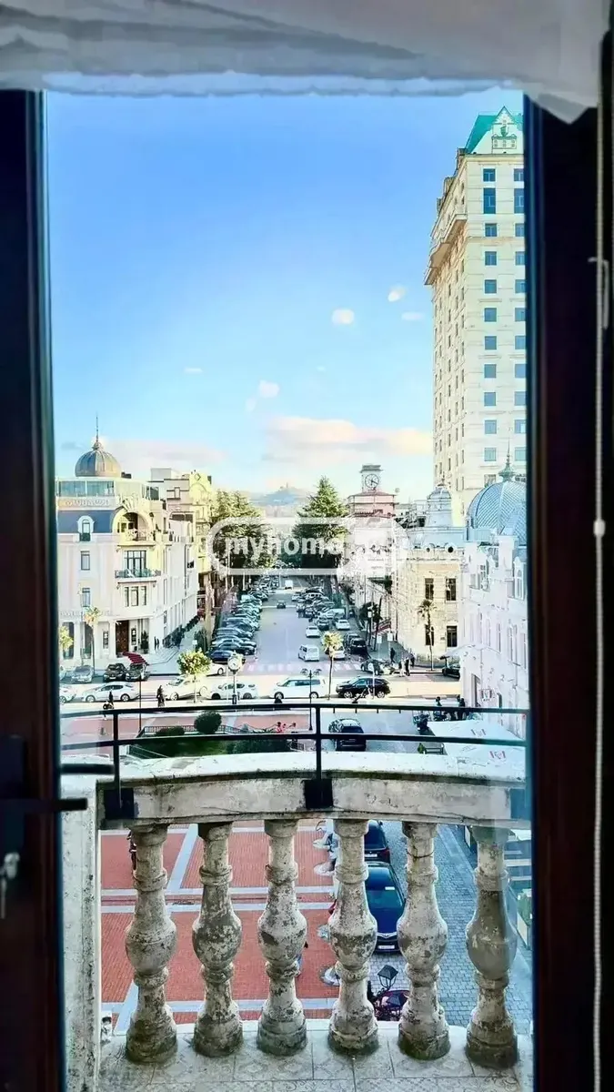 Квартира, 3-комн., 115 м²