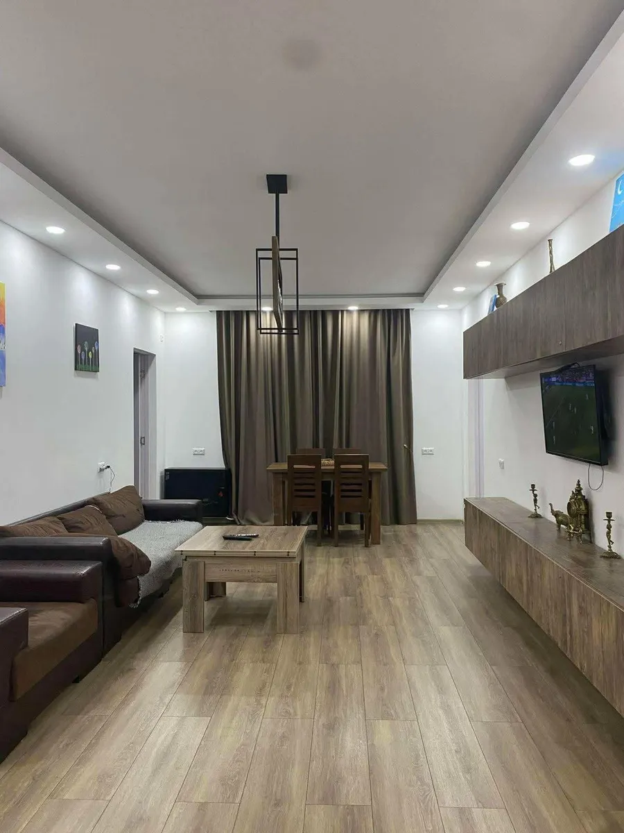 House, 5-room, 460 m²