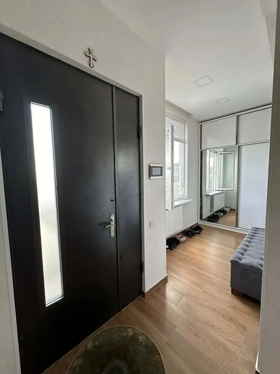 Дом, 7-комн., 330 м²