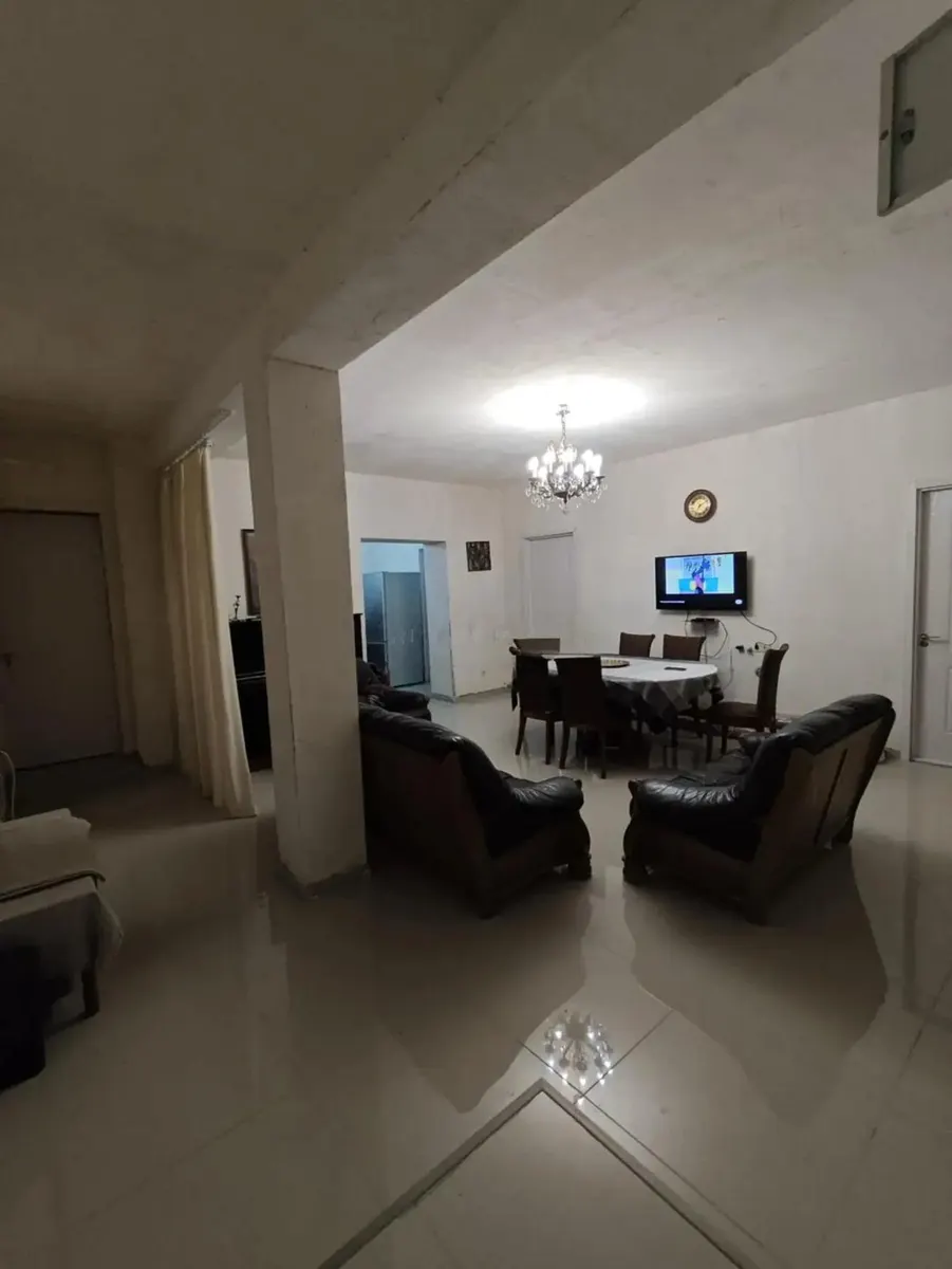 Дом, 5-комн., 244 м²