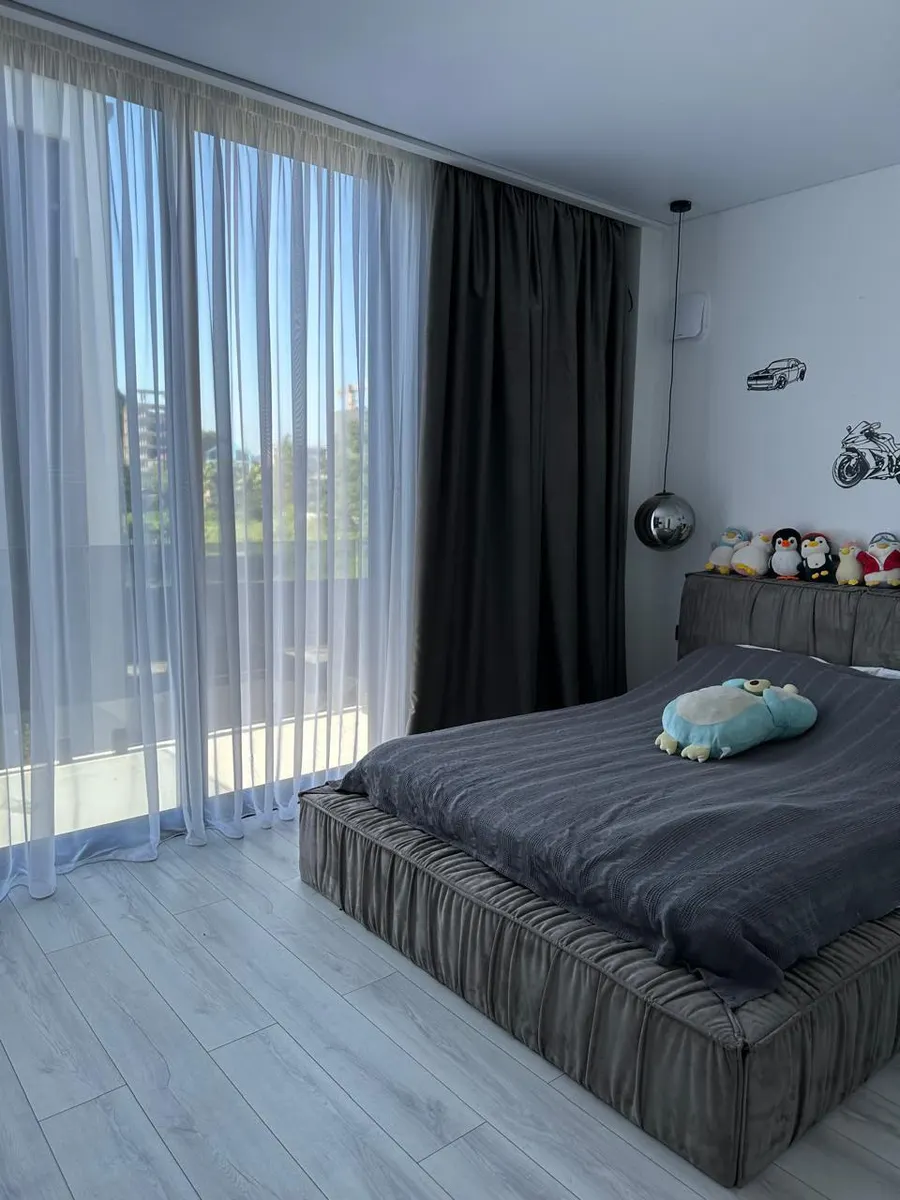 Дом, 4-комн., 220 м²