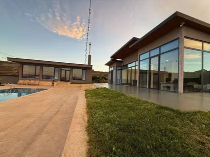 Дом, 5-комн., 3600 м²