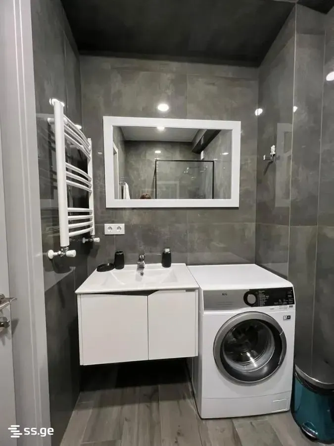 ბინა, 2-ოთახიანი, 60 მ², Trump Tower Tbilisi