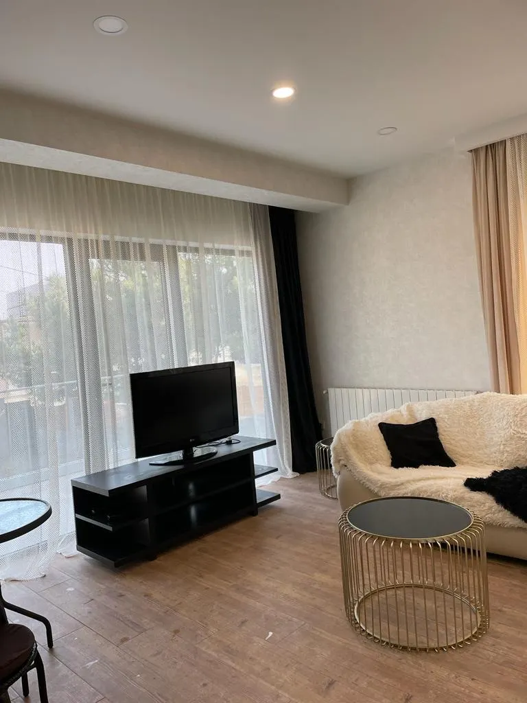 House, 5-room, 300 m²