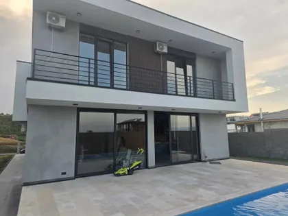 House, 8-room, 342 m²