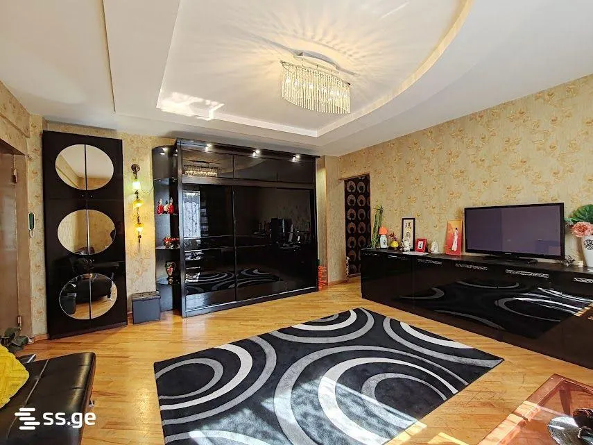 Квартира, 3-комн., 85 м²