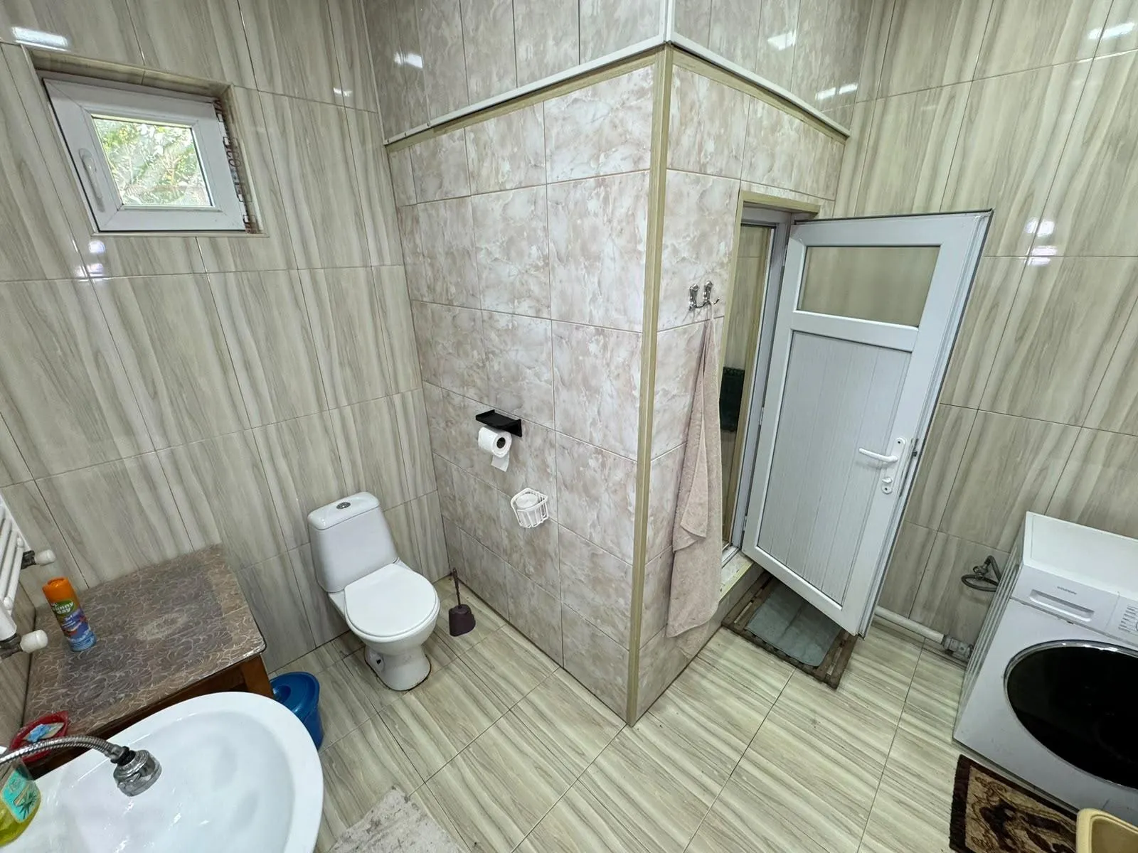 House, 4-room, 200 m²