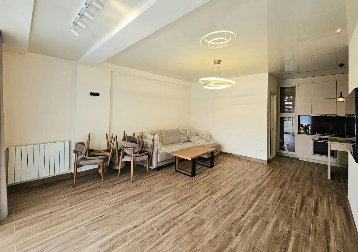 Квартира, 2-комн., 65 м²