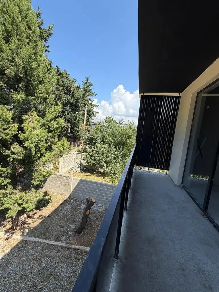 House, 5-room, 200 m²